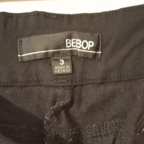 Women's Casual Black Bebop Smap Front Shorts - Picture 2 of 4